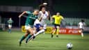 Jogadoras de Palmeiras e Bahia disputam a bola em jogo do Brasileirão Feminino