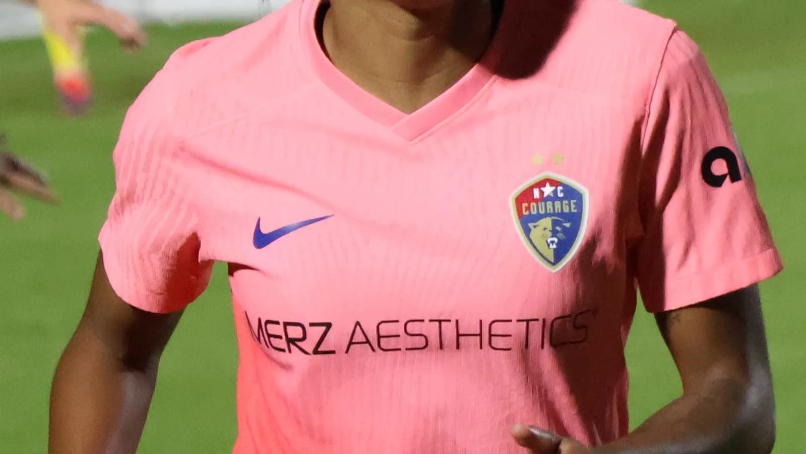 Kerolin, atacante da seleção brasileira feminina, em campo