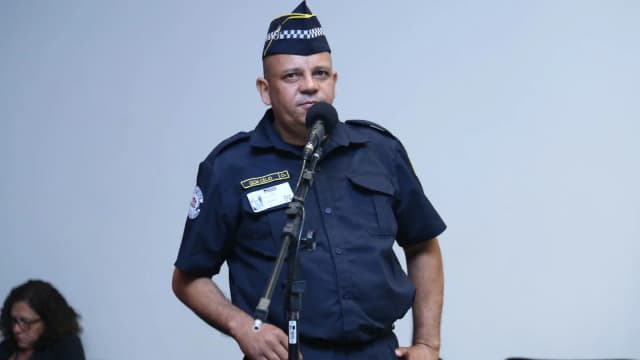 Guarda municipal uniformizado durante seminário na Câmara dos Deputados (imagem de contexto)