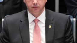 Rodrigo Pacheco sentado à mesa em sessão no Congresso Nacional
