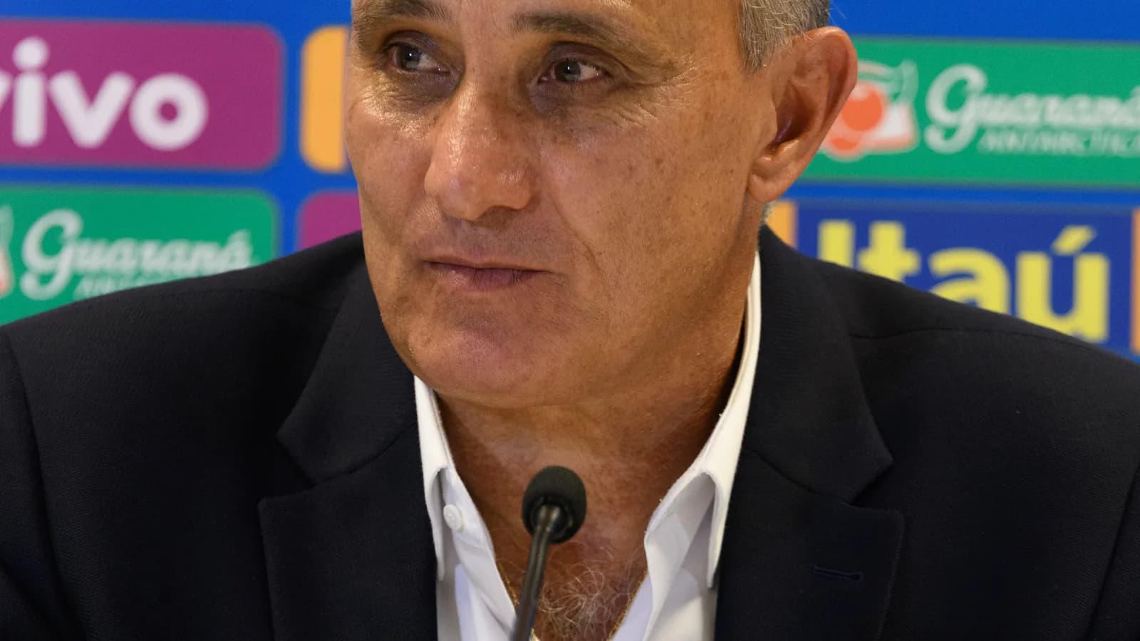Close do técnico Tite em coletiva de imprensa, foto de arquivo de 2018 pela Seleção Brasileira