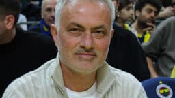 O técnico José Mourinho em evento no Fenerbahçe (foto de arquivo, fevereiro de 2025)