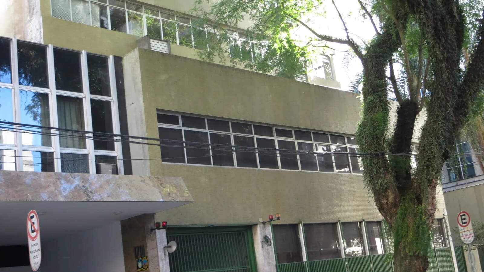 Fachada de agência do IBGE, instituto responsável pela pesquisa industrial mensal
