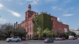 Fachada histórica da Cervecería Cuauhtémoc Moctezuma, subsidiária da Heineken no México
