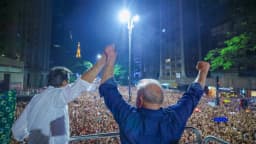 Lula discursa em comício na Avenida Paulista, em São Paulo