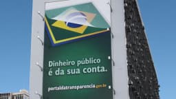 Fachada do edifício-sede da Controladoria-Geral da União, em Brasília, com letreiro CGU