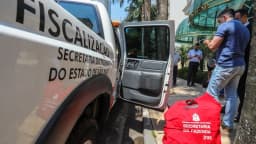 Viatura de fiscalização da Secretaria da Fazenda do Estado de São Paulo com agentes