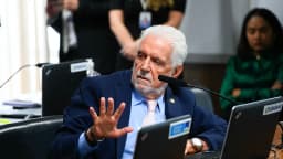 O senador Jaques Wagner (PT-BA) em comissão do Senado