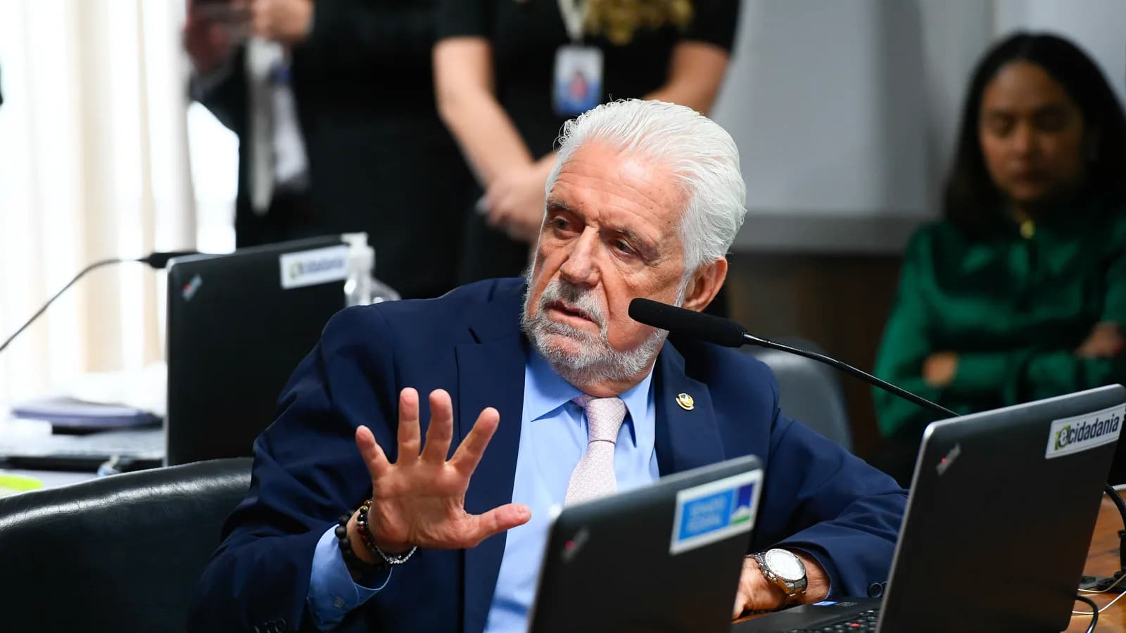 O senador Jaques Wagner (PT-BA) em comissão do Senado