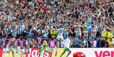 Argentina elimina Suíça e enfrenta Inglaterra na semifinal — Assuntos: Argentina, suiça, Copa do Mundo, Messi, julian, seminfinal