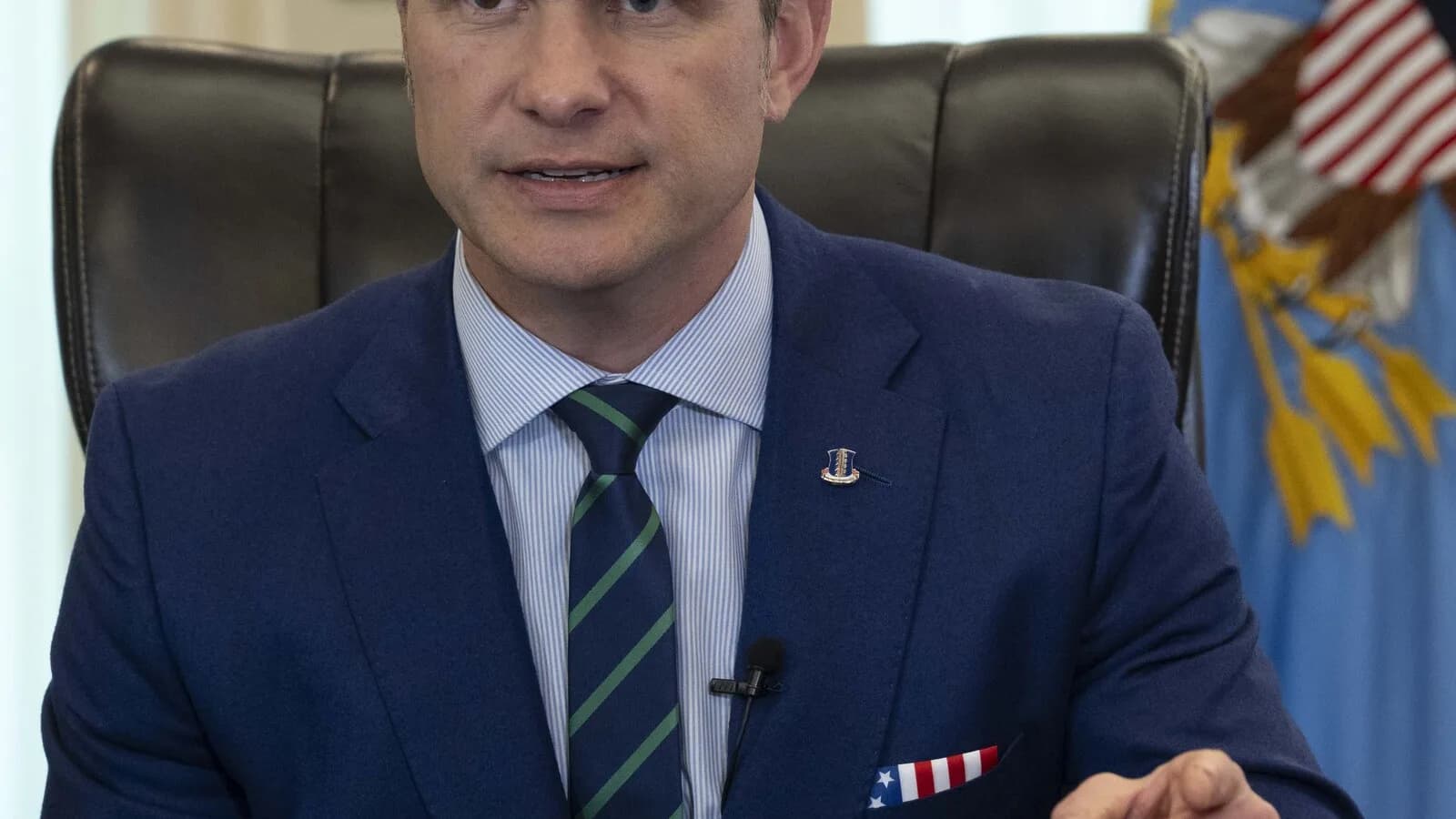 Pete Hegseth, secretário de Defesa dos Estados Unidos, durante entrevista no Pentágono