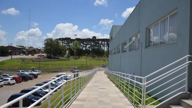 Rampa de acessibilidade em um campus do IFRS (foto de arquivo, não é o campus de Veranópolis)
