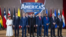Donald Trump discursando em evento oficial