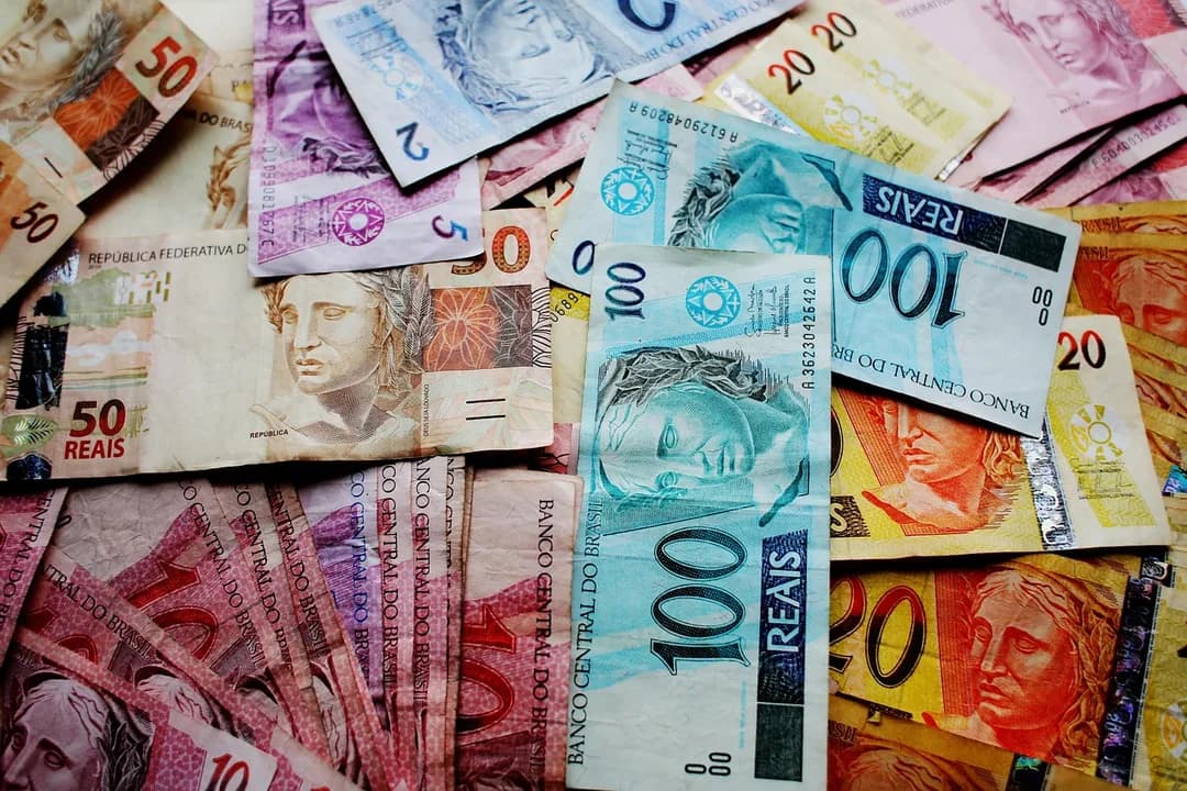 Imagem ilustrativa: money, real, brazil money, grades, ballots, economy, brazilian currency, currency, fifty reals, brazil, one hundred reais, money bills