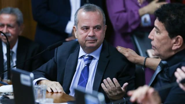 Rogério Marinho em reunião com outros parlamentares