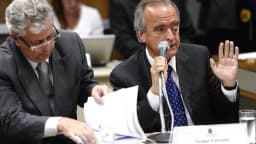 Nestor Cerveró fala durante acareação na CPMI da Petrobras (foto de arquivo)