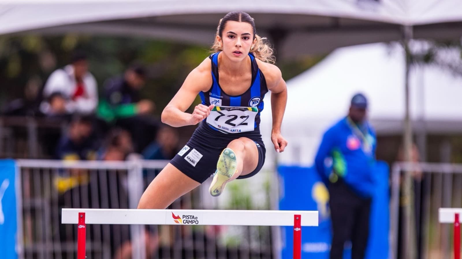 Kyara Belfort compete nos 400m com barreiras em prova do atletismo brasileiro (foto de arquivo)