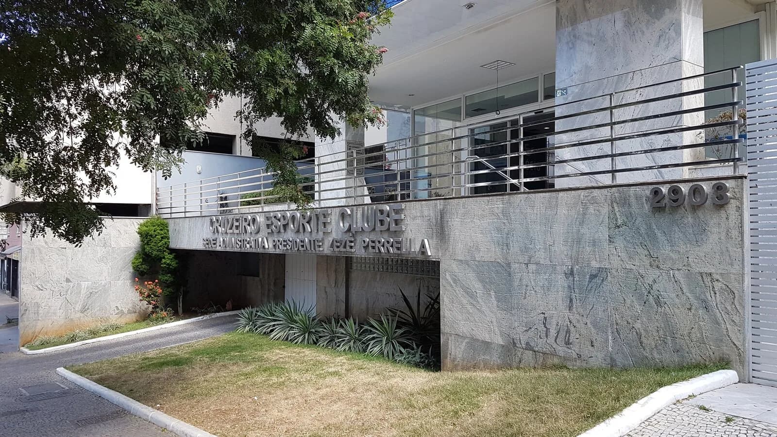 Fachada da sede administrativa do Cruzeiro Esporte Clube