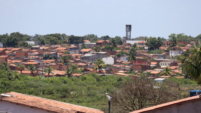 Vista aérea de bairro residencial de Feira de Santana, na Bahia