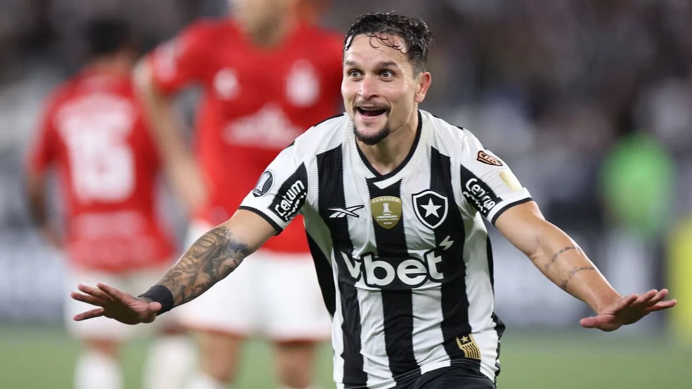 Artur comemora gol pelo Botafogo, clube que o emprestou ao São Paulo, em foto de arquivo de 2025