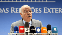 Chanceler Mauro Vieira fala à imprensa durante coletiva no Palácio Itamaraty