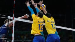 Bloqueio da seleção brasileira de vôlei masculino na final olímpica de 2016 no Maracanãzinho