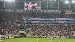 Maracanã lotado com torcida do Fluminense durante jogo da Libertadores