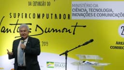 Autoridade discursa em evento de lançamento do supercomputador Santos Dumont, do Ministério da Ciência, Tecnologia e Inovações