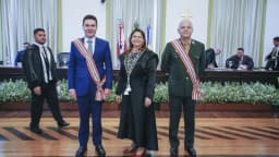 Governador do Pará Helder Barbalho recebe medalha em cerimônia oficial