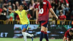 Jogadoras da seleção brasileira de futebol feminino em campo durante amistoso (foto de arquivo, ilustrativa do futebol feminino nacional)