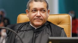 Ministro Kassio Nunes Marques durante sessão no STF, vestindo toga