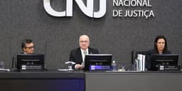 Ministro Luiz Edson Fachin preside sessão no plenário do Conselho Nacional de Justiça