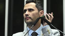 Cleitinho Azevedo discursa na tribuna do plenário do Senado Federal