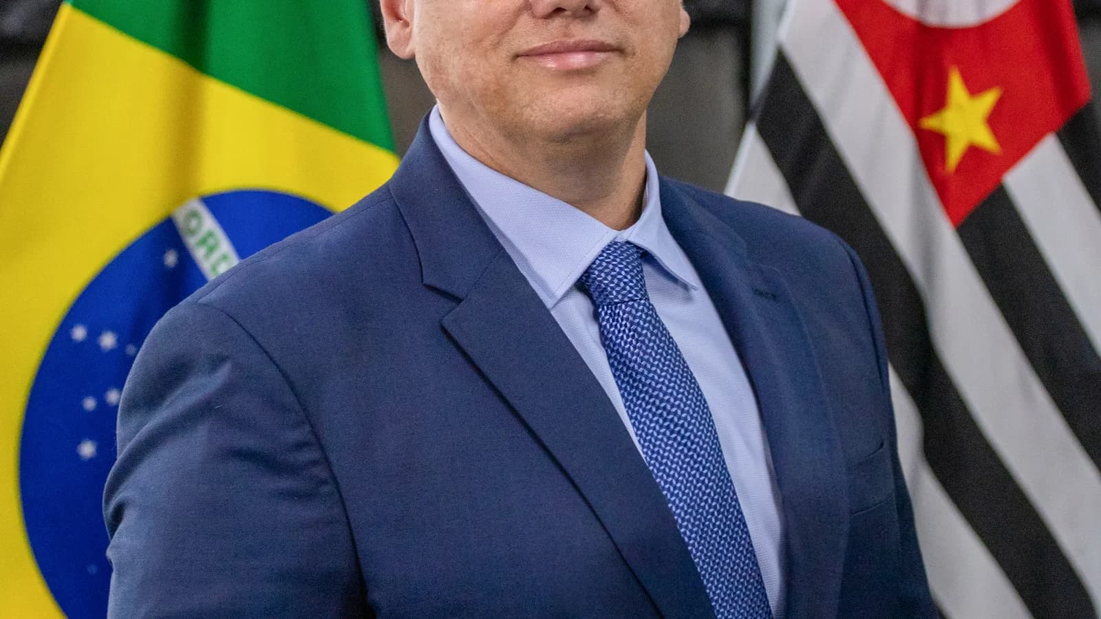 Tarcísio de Freitas em retrato oficial como governador de São Paulo