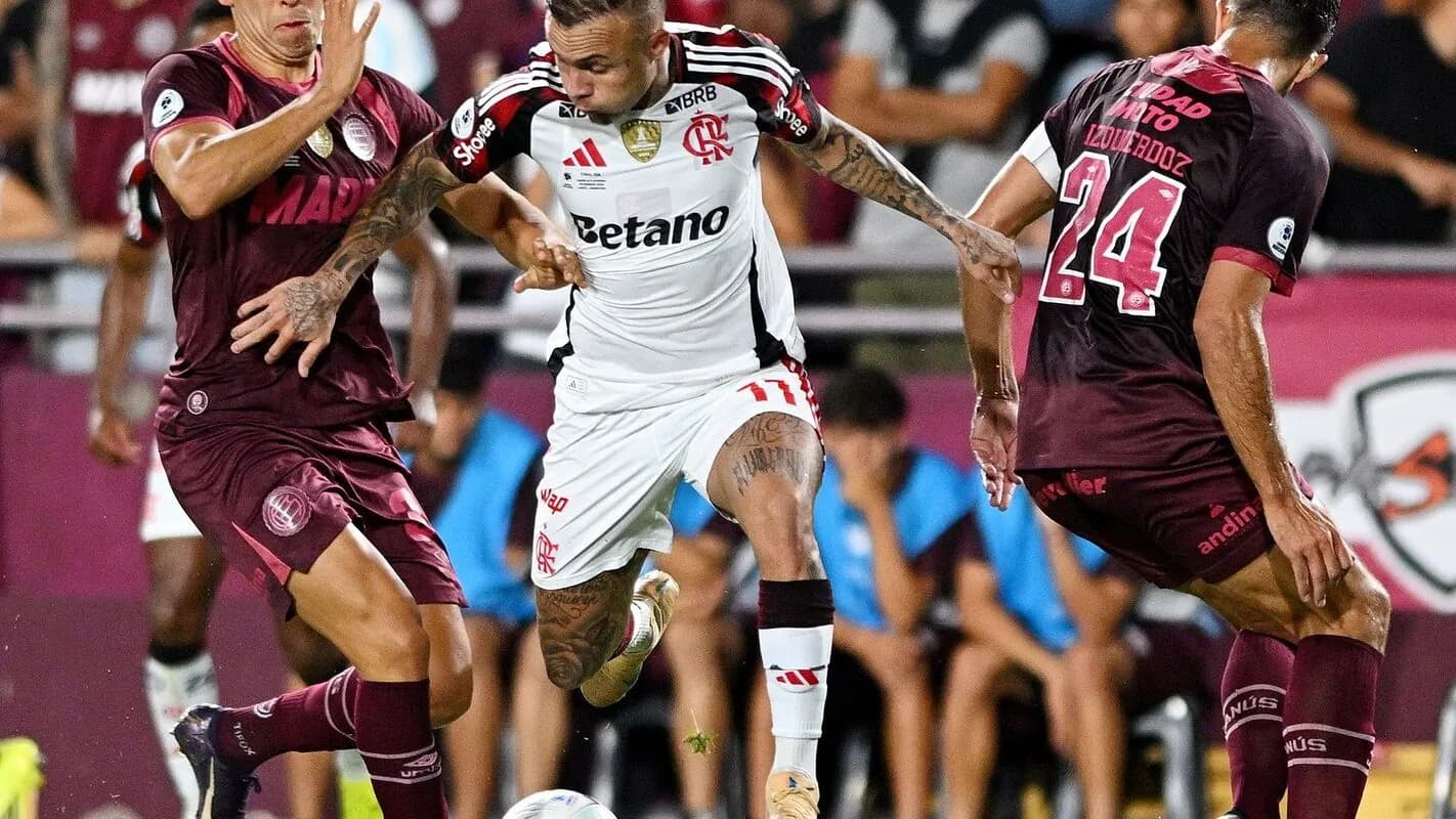 Jogadores do Flamengo em partida (foto de arquivo, sem Arrascaeta)