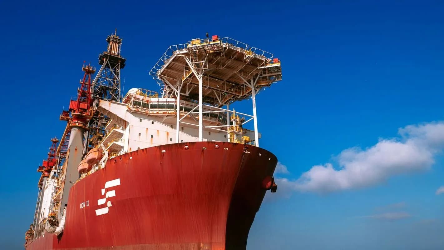 Navio-sonda da Petrobras no mar, usado na perfuração do poço Morpho na Foz do Amazonas