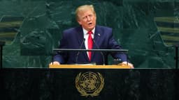 Donald Trump discursa no púlpito da Assembleia Geral da ONU