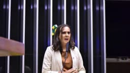 Deputada federal Duda Salabert discursa no plenário da Câmara dos Deputados