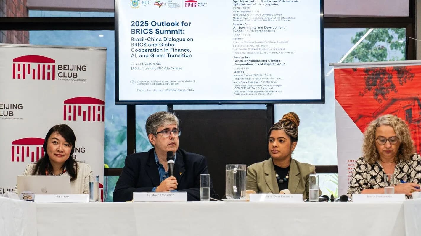 Painel de especialistas discute cooperação entre Brics em inteligência artificial em evento em Pequim