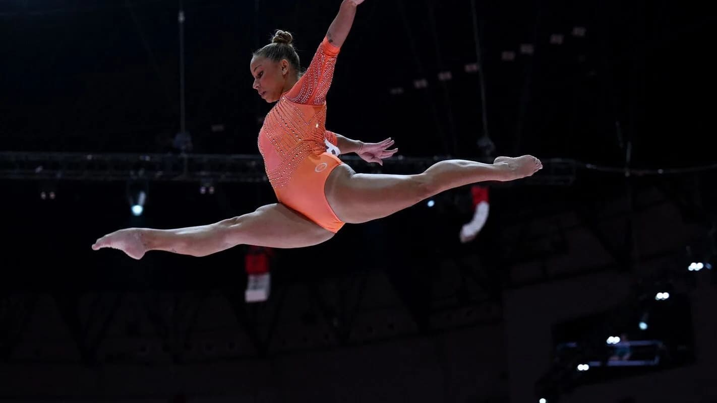 Flávia Saraiva durante apresentação no Mundial de ginástica artística