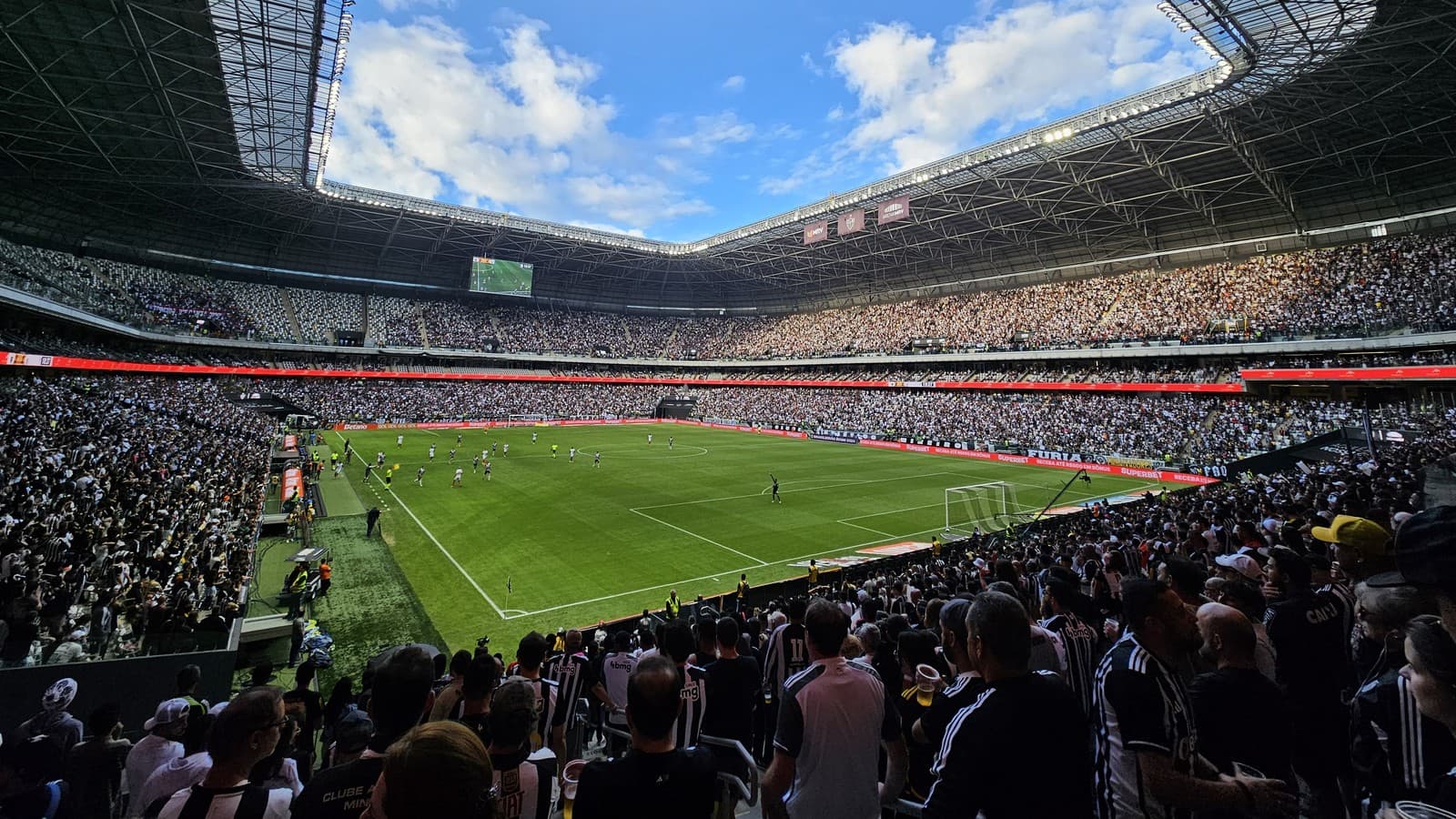 Arena MRV lotada, com torcida do Atlético-MG nas arquibancadas e o gramado ao fundo, em imagem de arquivo de junho de 2024