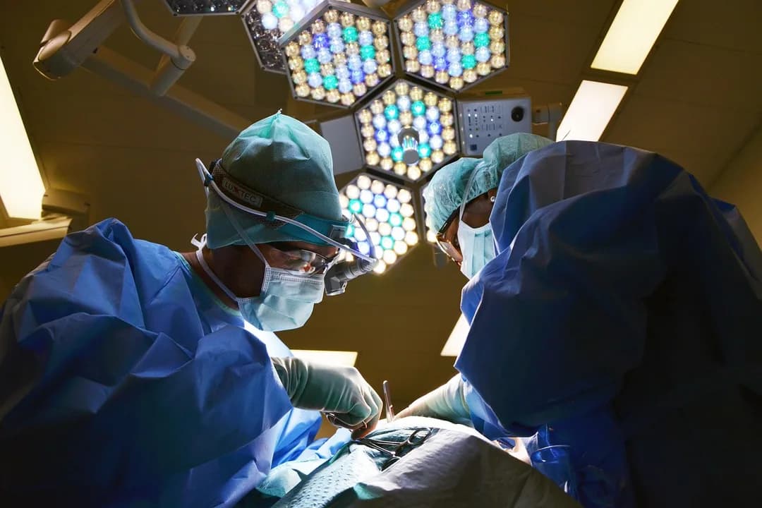 Imagem ilustrativa: doctor, surgeon, operation, instruments, medical, health, doctor, doctor, doctor, doctor, doctor, surgeon, operation, medical, medical, health