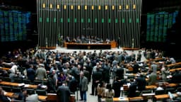 Sessão plenária da Câmara dos Deputados, em Brasília, com parlamentares reunidos no plenário