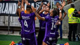 Jogadores do Ceará comemoram gol em jogo de arquivo pela Série B