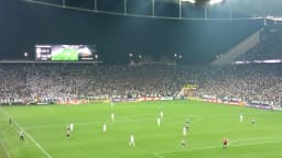 Jogadores do Atlético-MG em campo durante partida de futebol no estádio