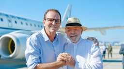 O prefeito Eduardo Paes ao lado do presidente Lula, em desembarque no Rio de Janeiro, em julho de 2026 (foto de arquivo)