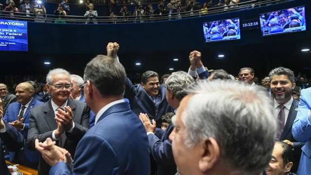 Flávio Bolsonaro (PL-RJ) durante sessão no Plenário do Senado Federal (foto de arquivo)