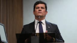 Sergio Moro discursa em tribuna durante sessão na Assembleia Legislativa do Paraná