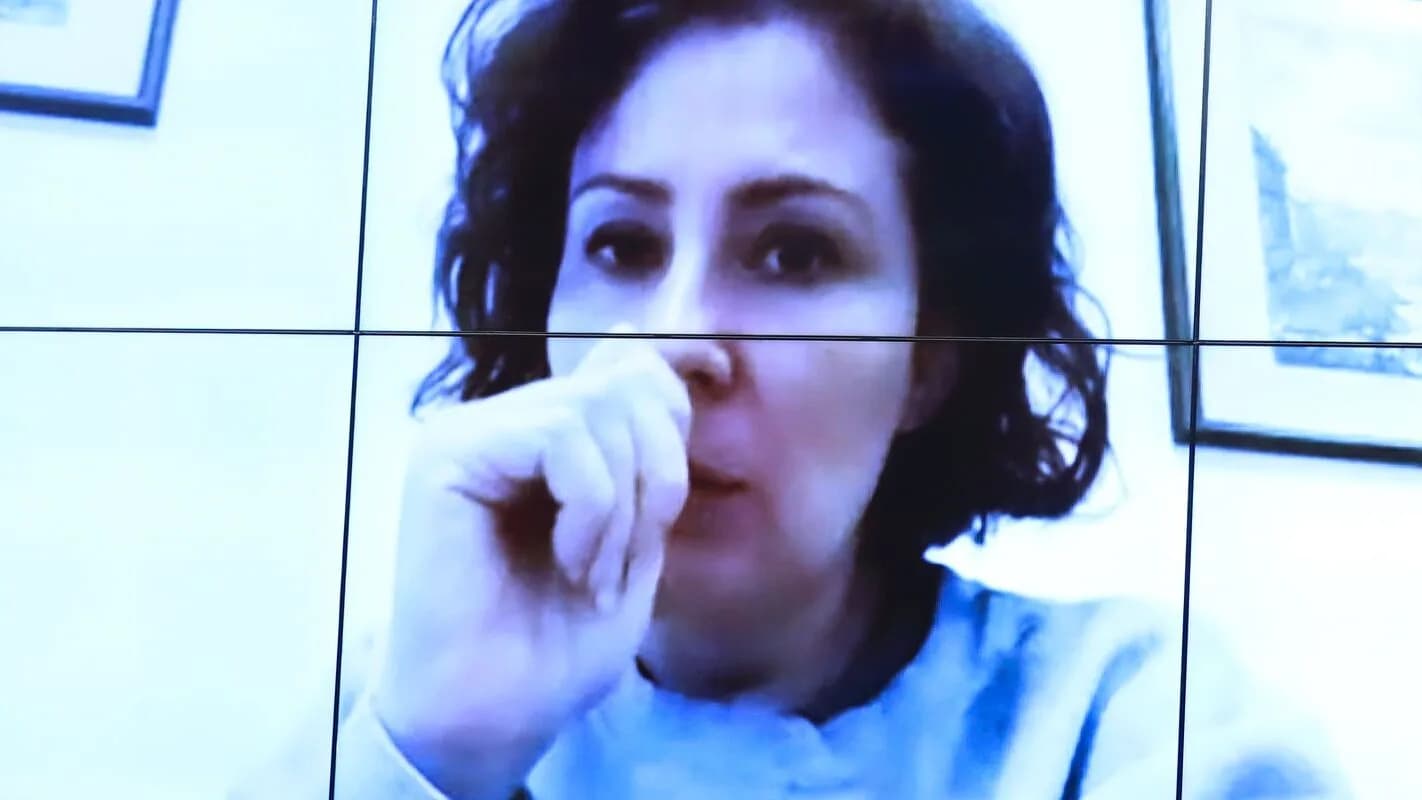 Carla Zambelli em videoconferência durante processo sobre sua extradição da Itália (foto de arquivo)