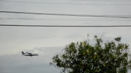 Avião ATR-72 da Azul Linhas Aéreas em aproximação final para pouso